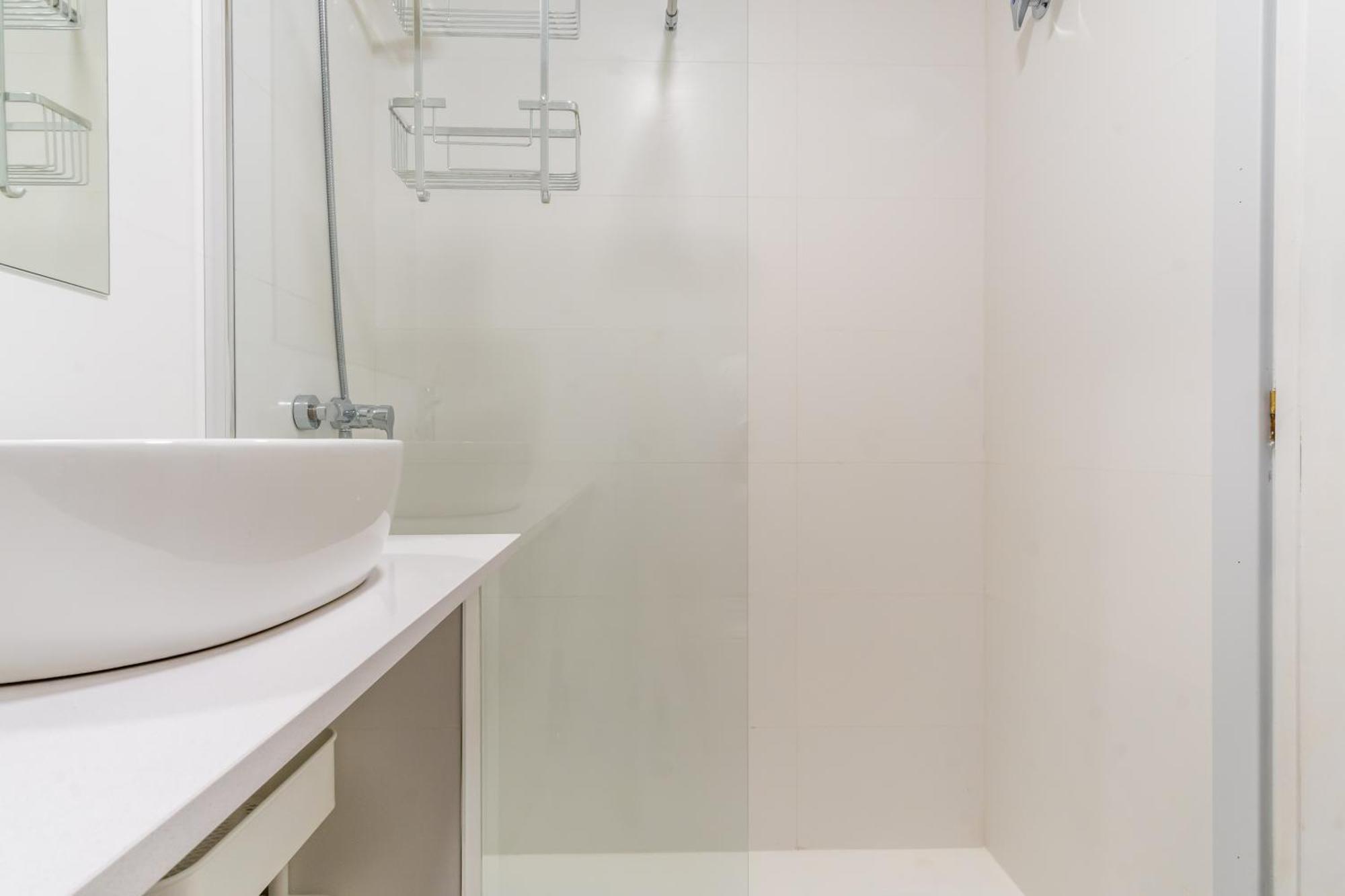 Bright And Cozy - 1Bedroom 1Bath - Las Letras マドリード エクステリア 写真